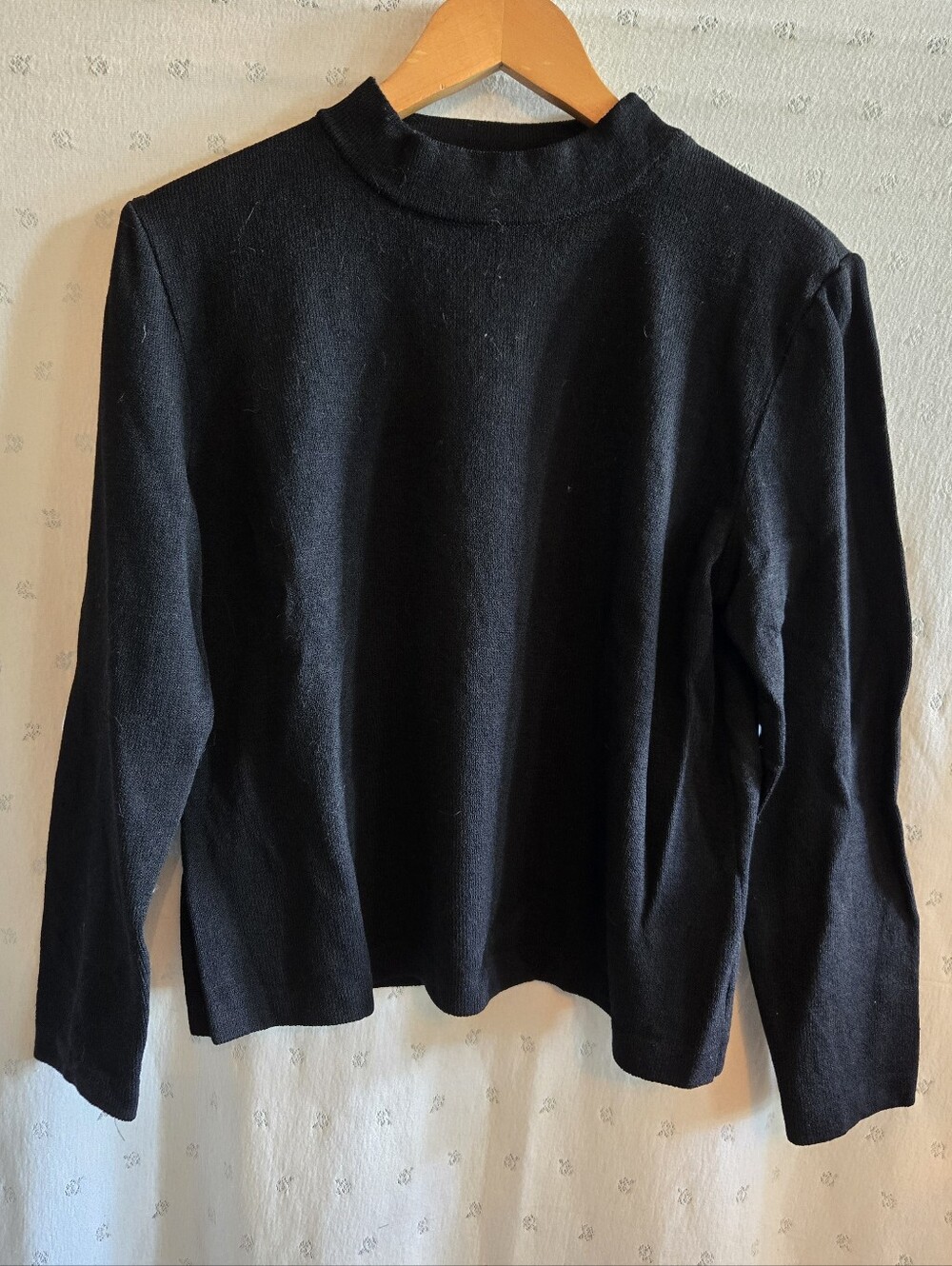 St. John Black Long Sleeve Sweater Size L